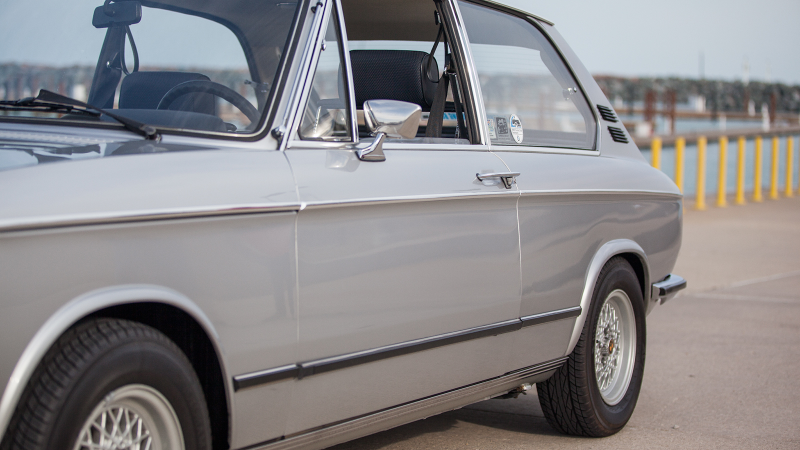 Illustration for article titled An automotive unicorn - BMW 2000 tii Touring